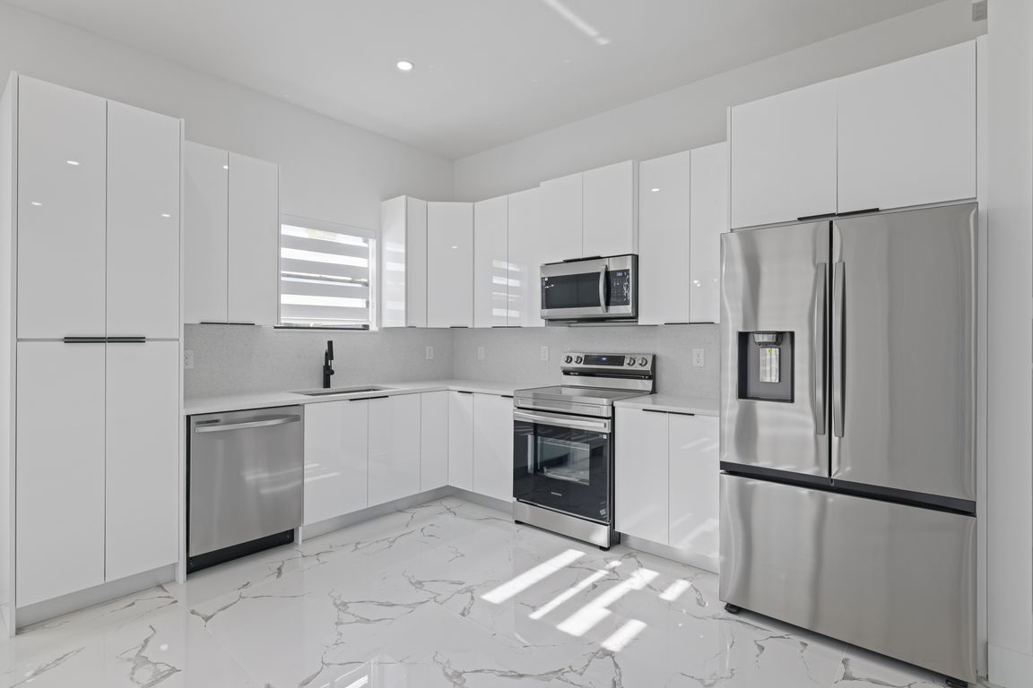 next background image