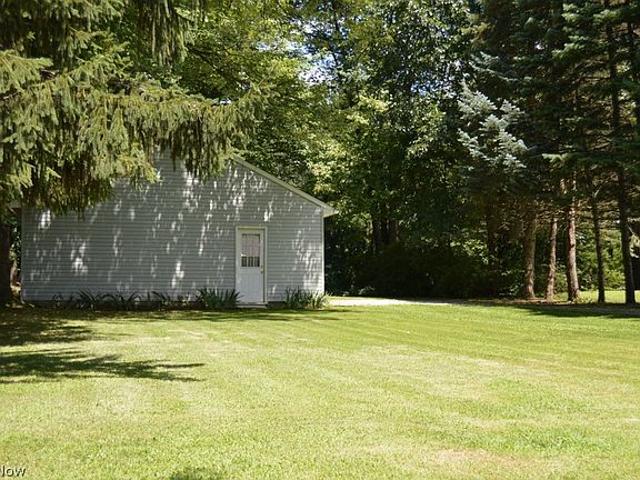 5th image of 157 Schneiderman Ln