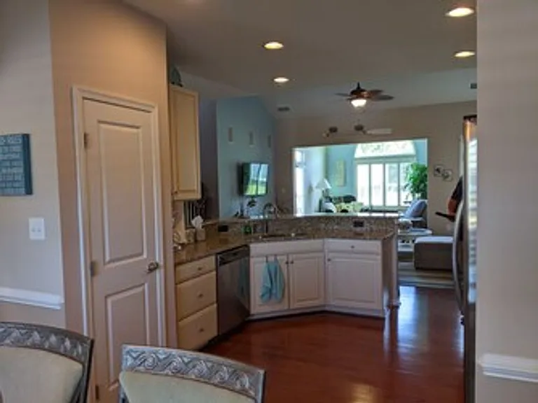 37024 Fairway Dr — Photo 4