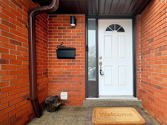 4th image of 1755 Rathburn Rd E #7