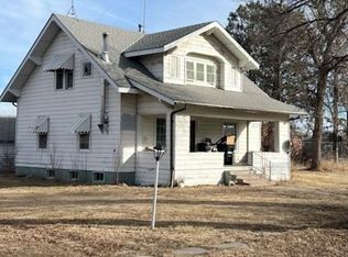 65 W Easton St, Ashton, NE 68817