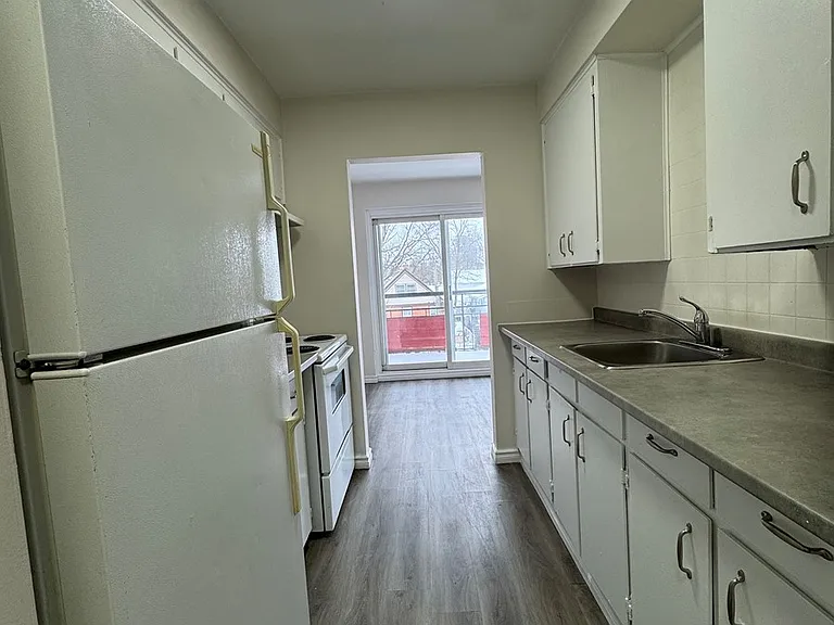 232 Louisa St #9A — Photo 5