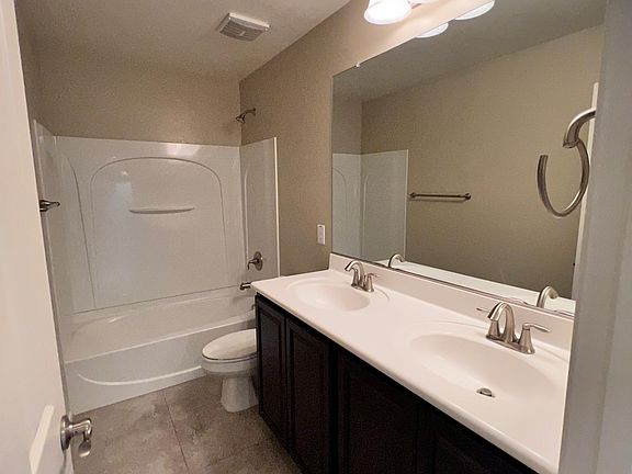 4th image of 7957 S Sequoia Dr