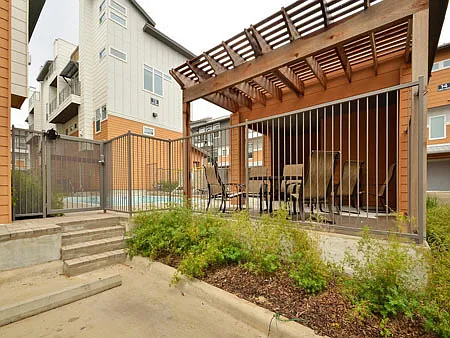2606 Wilson St — Photo 12