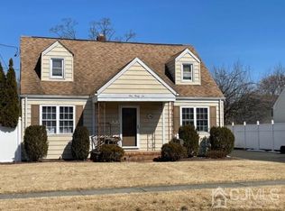 136 Giles Ave, Middlesex, NJ 08846