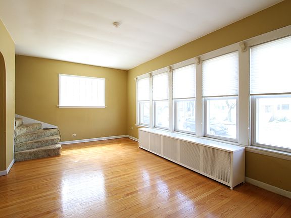4th image of 4255 N Moody Ave