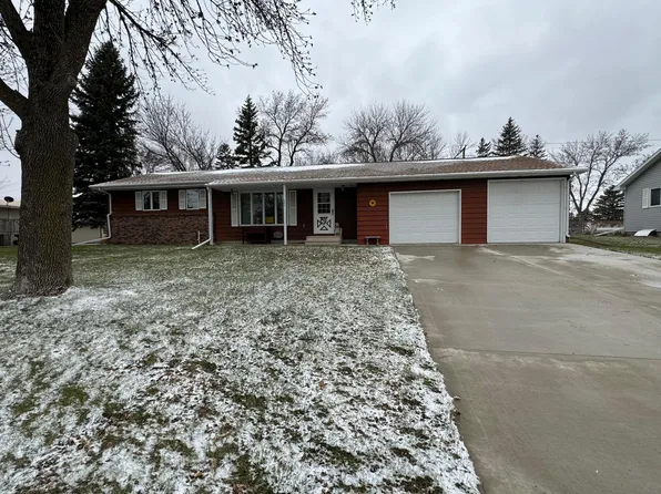 204 S 15th St, Olivia, MN 56277