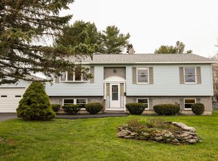 7 Deer Park Dr, Brewer, ME 04412