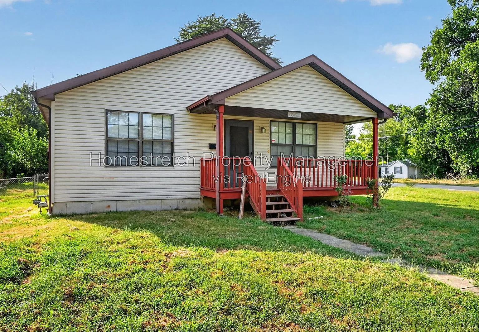 3 bed, 1.0 bath, 1054 sqft, $1,150 — Photo 1