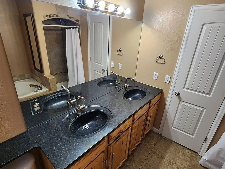 4556 Gunbarrel Dr — Photo 13