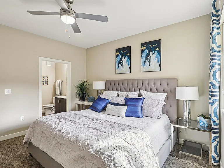 Bedroom with En Suite Bathroom