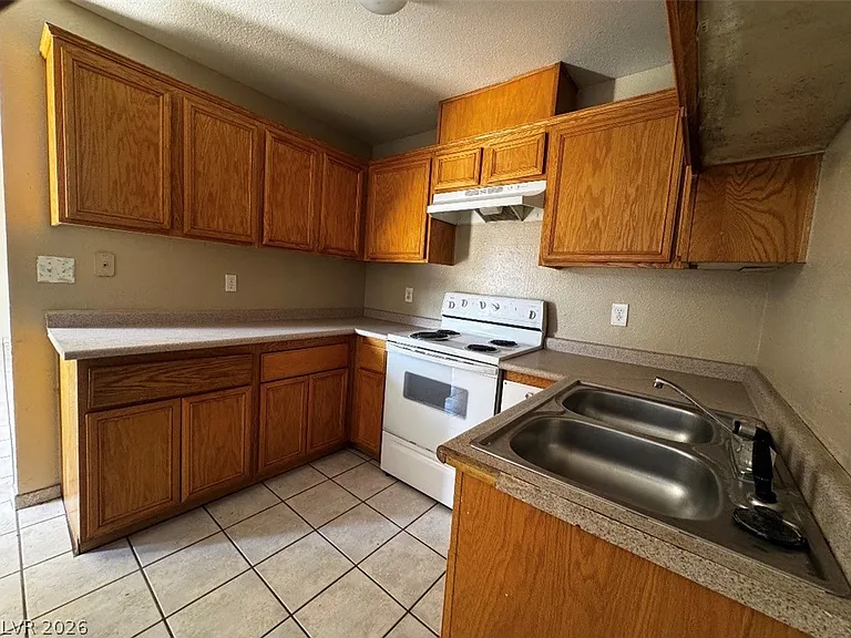 8 Britz Cir #C — Photo 4