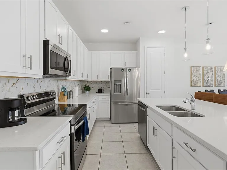 710 Longboat Dr — Photo 9