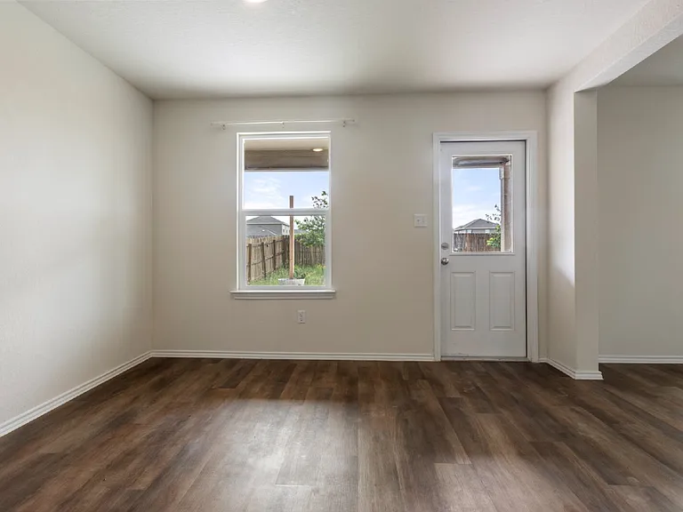 6110 Willow Point Blvd — Photo 10