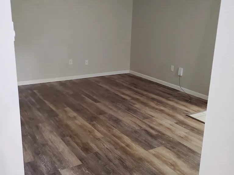 320 Fremont Ave #4 — Photo 2