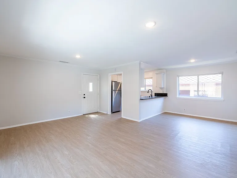 5302 Colodny Ave — Photo 18