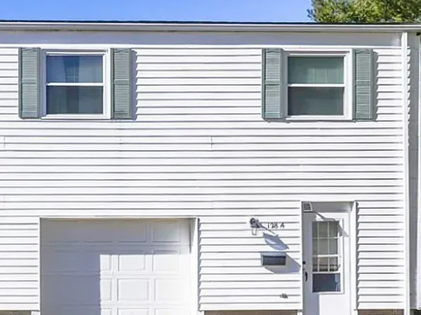 128 Orchard Dr #A, Saint Clairsville, OH 43950
