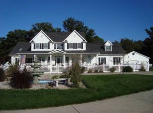 1910 California Rd, Pekin, IL 61554