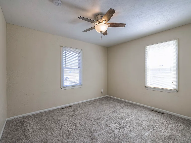 709 N Woodland St — Photo 10