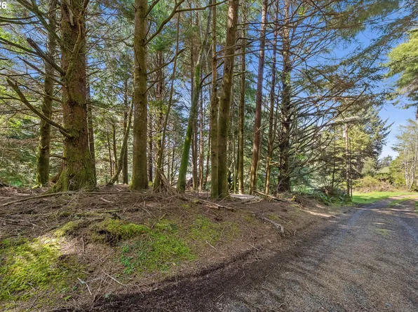 7th St NW #11300, Tillamook, OR 97141