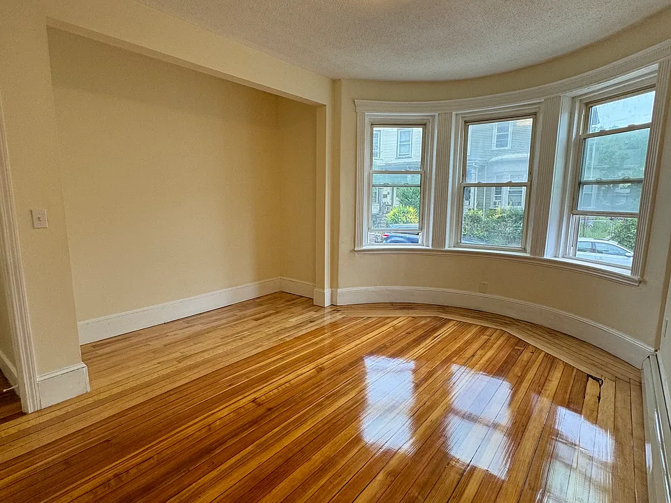 3 Woodbine St #1
