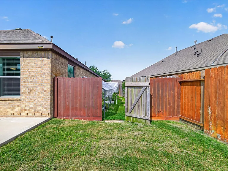 16307 Rockdale Landing Dr — Photo 36