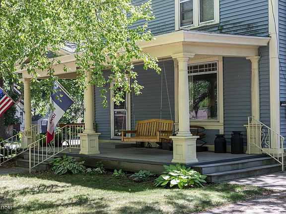 515 3rd Ave N Clear Lake Ia Mls Zillow