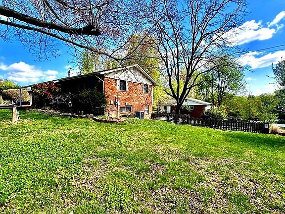 4th image of 3715 Moss Dr