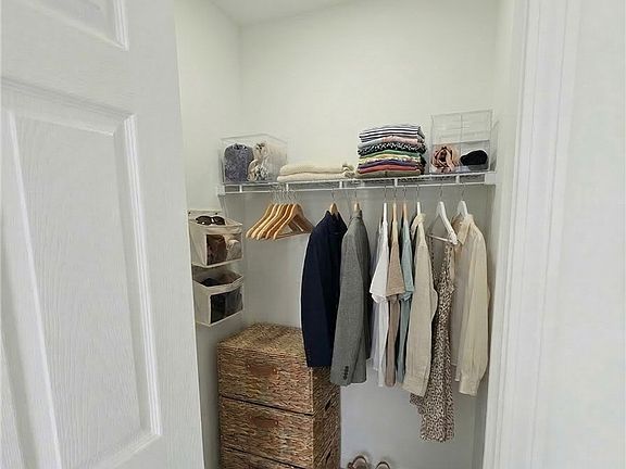 4th image of 515 Kilarney Ave S
