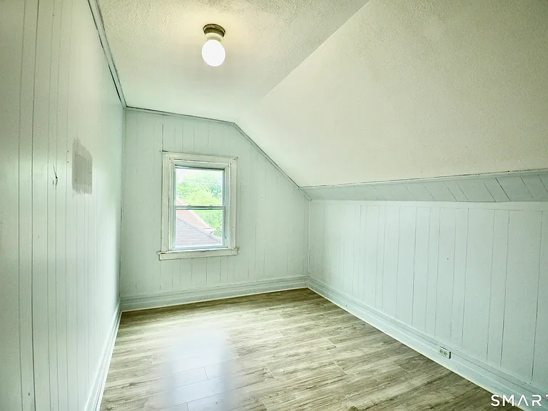 407 East Ave — Photo 20