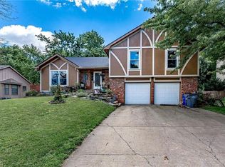 300 S Brittany Dr, Olathe, KS 66061