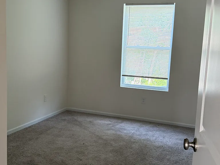4045 Flora Ave — Photo 12