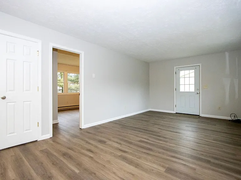 3713 W West Salem Rd #3 — Photo 2