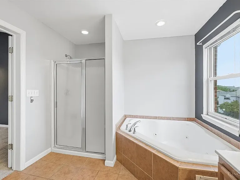 710 W Court St — Photo 12