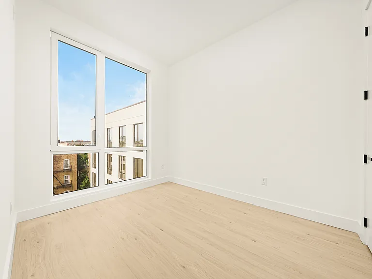 733 Lincoln Pl #1302 — Photo 6