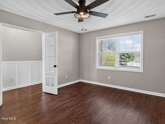 5th image of 100 Carolina Road