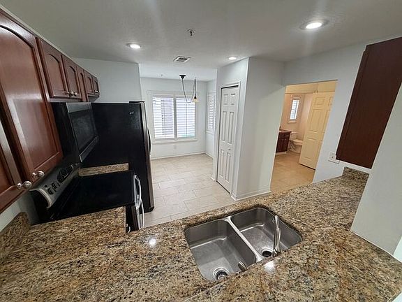 4th image of 110 Olive Tree Cir