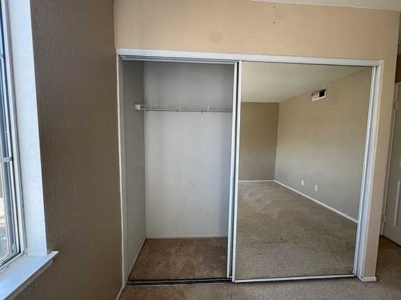 3rd image of 836 Stonehenge Ct