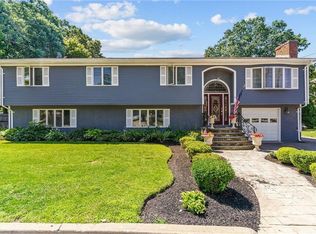 14 Fales Rd, Bristol, RI 02809
