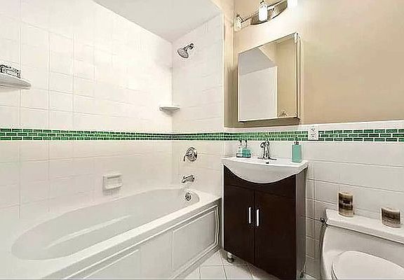 5th image of 42 Meserole St APT 302