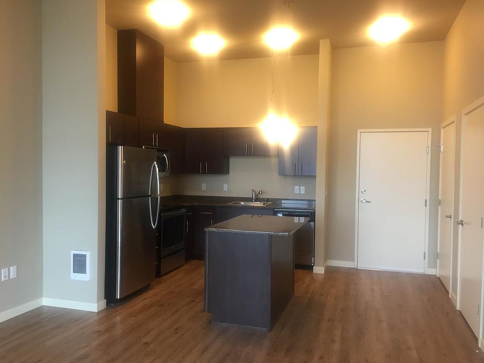 1st image of 975 NE Discovery Dr Unit 502