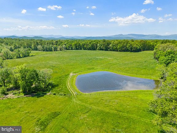 4th image of Hawthorne Farm Rd