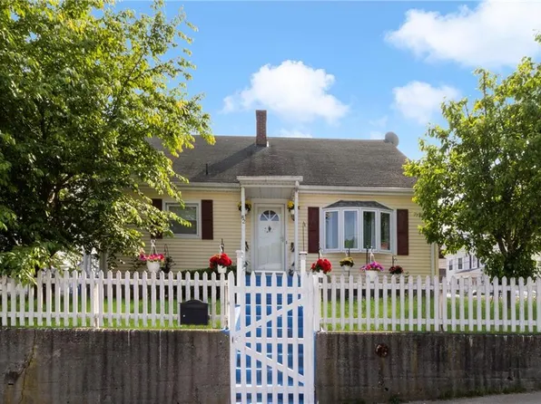 82 Belmont St, Central Falls, RI 02863