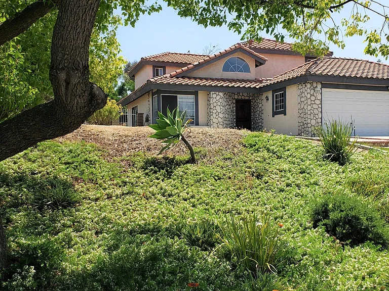 267 Clearwood Ave — Photo 1