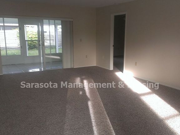 3rd image of 6719 Mauna Loa Blvd