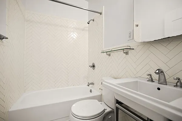 Rented by Cooper & Cooper Real Estate | media 7