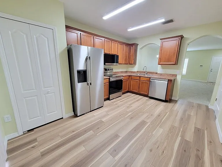 16414 Swan View Cir #16414 — Photo 6