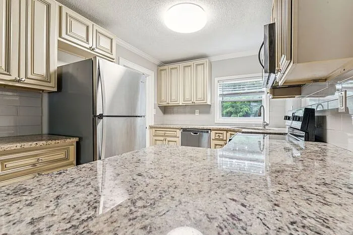 512 Mahaley Ave #2 — Photo 6