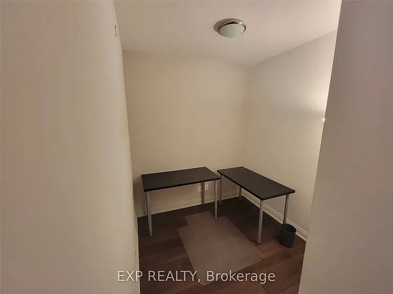 36 Park Lawn Rd #302 — Photo 7