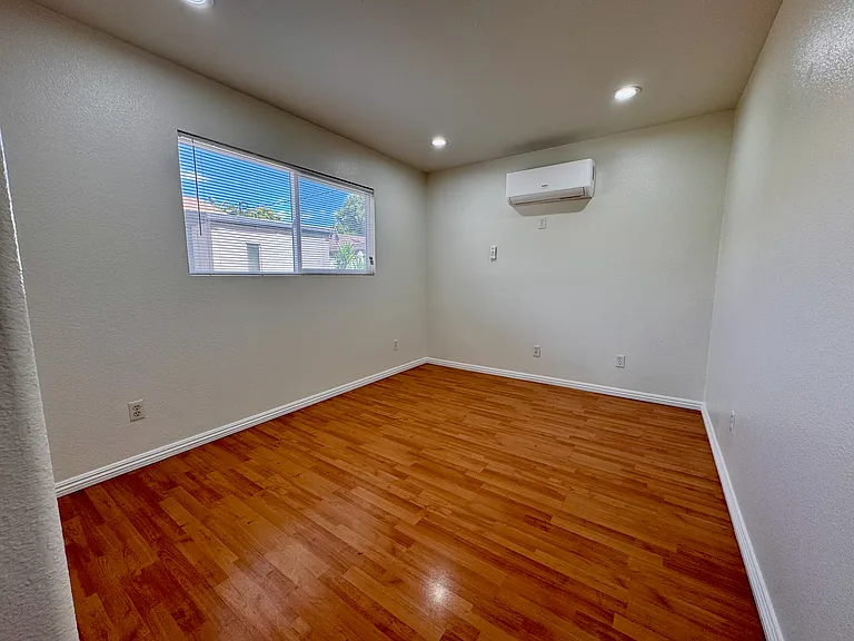 8434 Donovan St — Photo 15